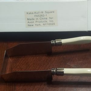 Avon NIB Kake Kut'r Square-shape Cake Cutter